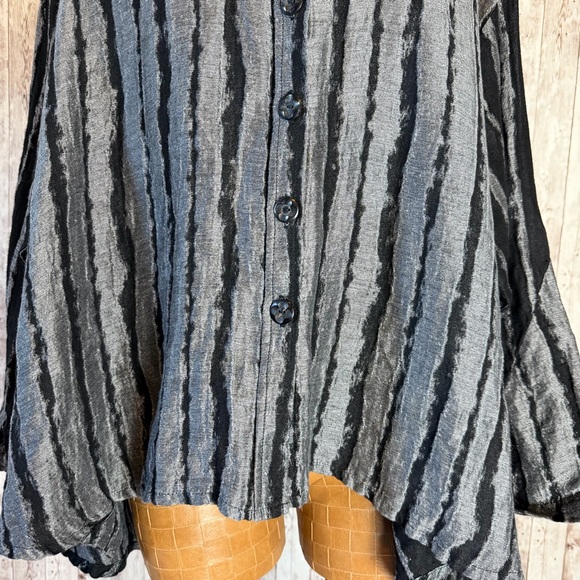 Dress To Kill Black Gray Striped Button-Front Standing Collar Tunic Blouse OS - Picture 4 of 8